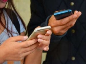 smartphone ka radiation kaise check karein