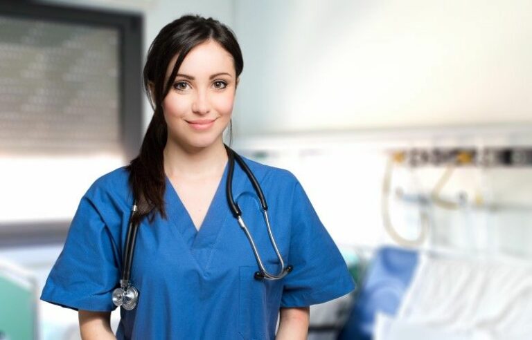 GNM Course Details In Hindi