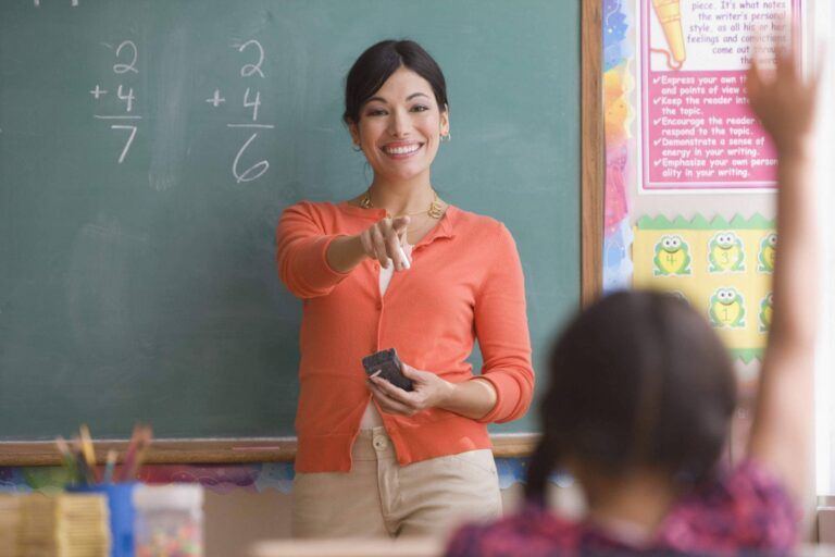 Teacher Kaise Bane